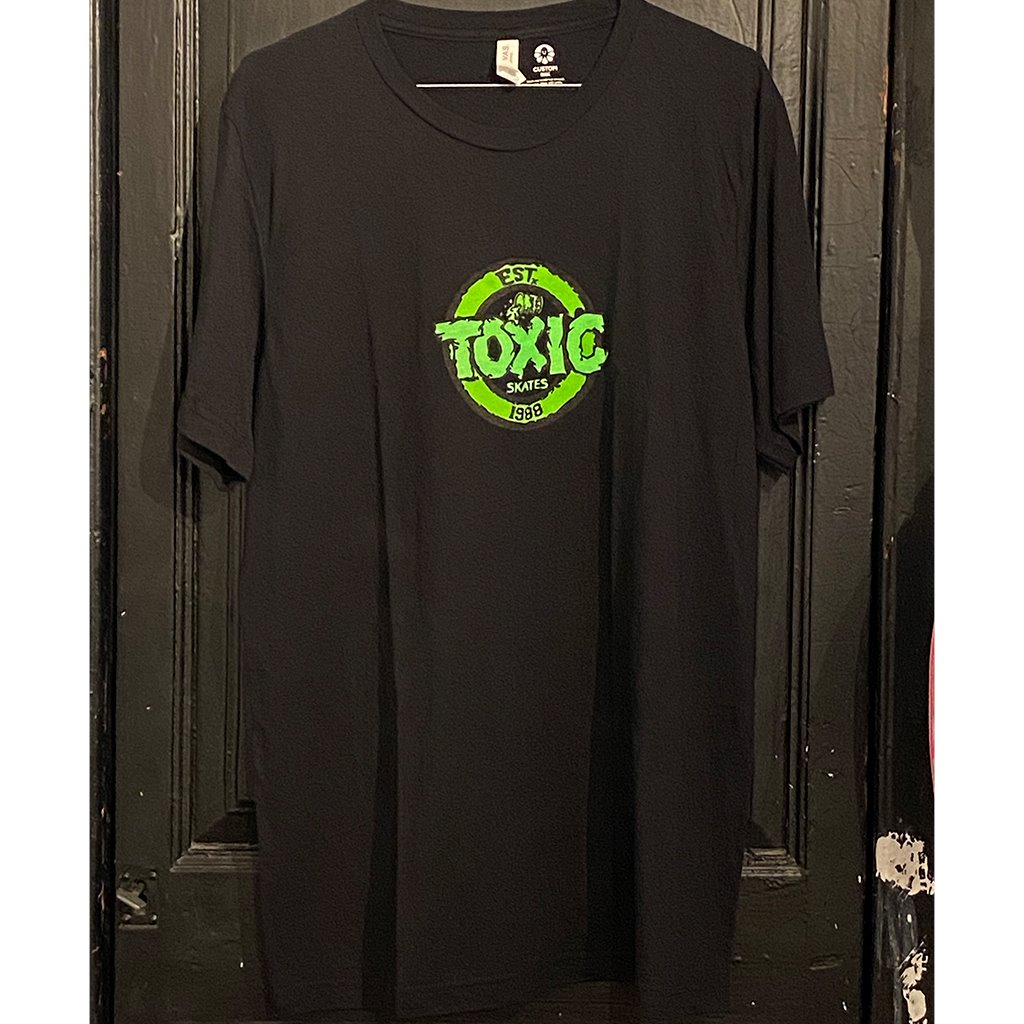 Toxic Logo Black Tshirt- Camiseta - Furtivo! Skateboarding